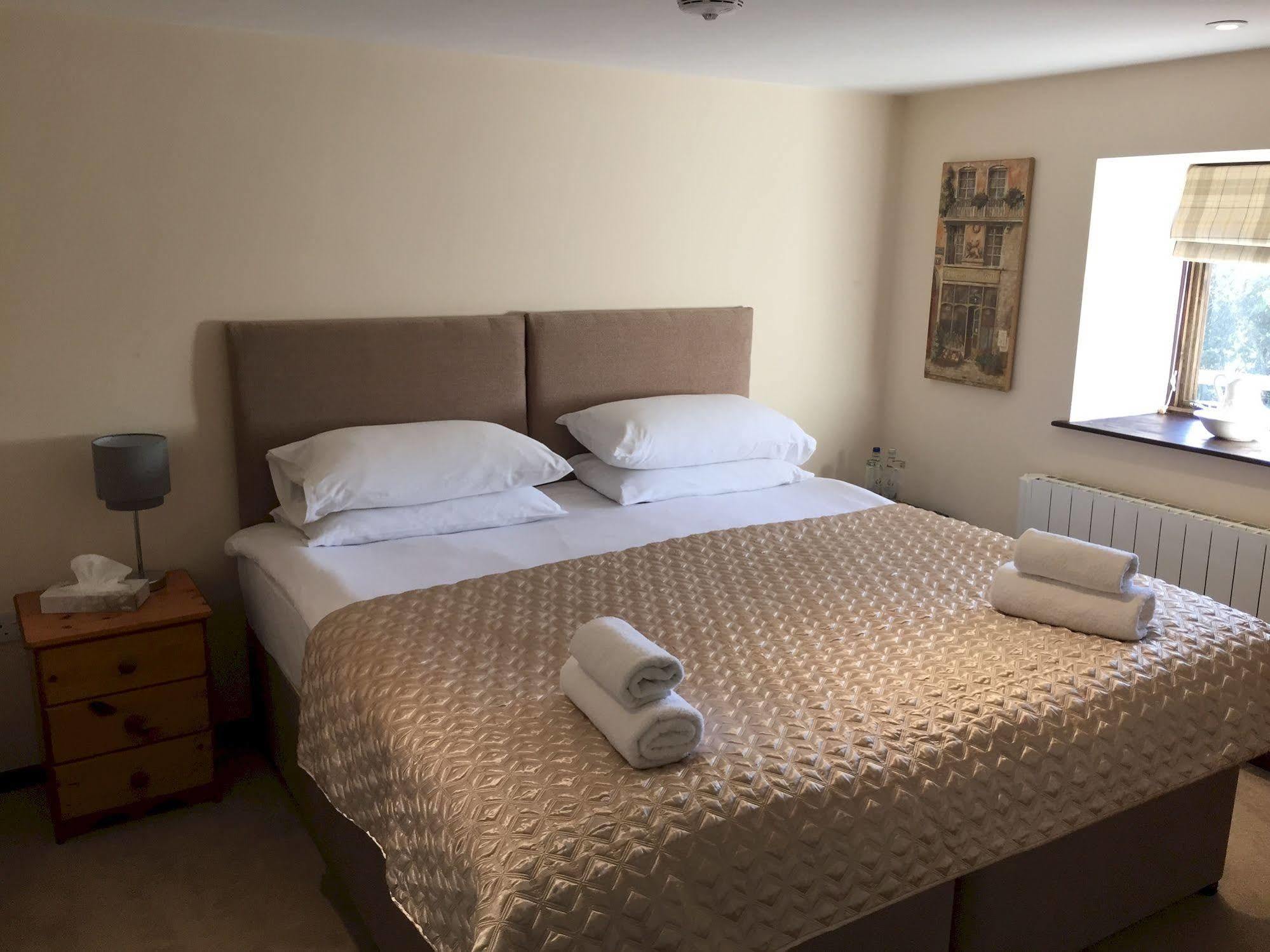 The Tollgate Inn Bradford-On-Avon Εξωτερικό φωτογραφία